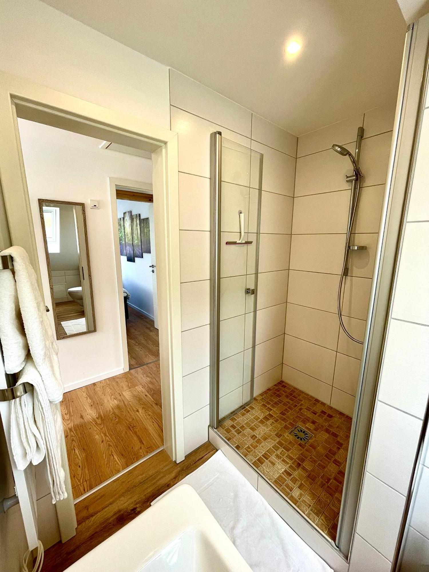 Sky Apartment, Blick Zur Mosel, Grosser Balkon, Kaffeemaschine, Smart Tv Zell an der Mosel Exterior photo